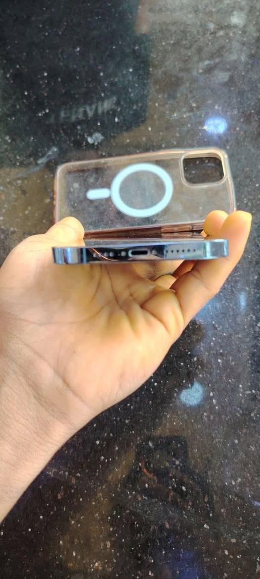 سلام عليكم
جهاز ١٣ برو ماكس 
مكفول بطاريه ٨٦
مكان ناصريه مركز 
السعر خاص 
الاتصال ***********
