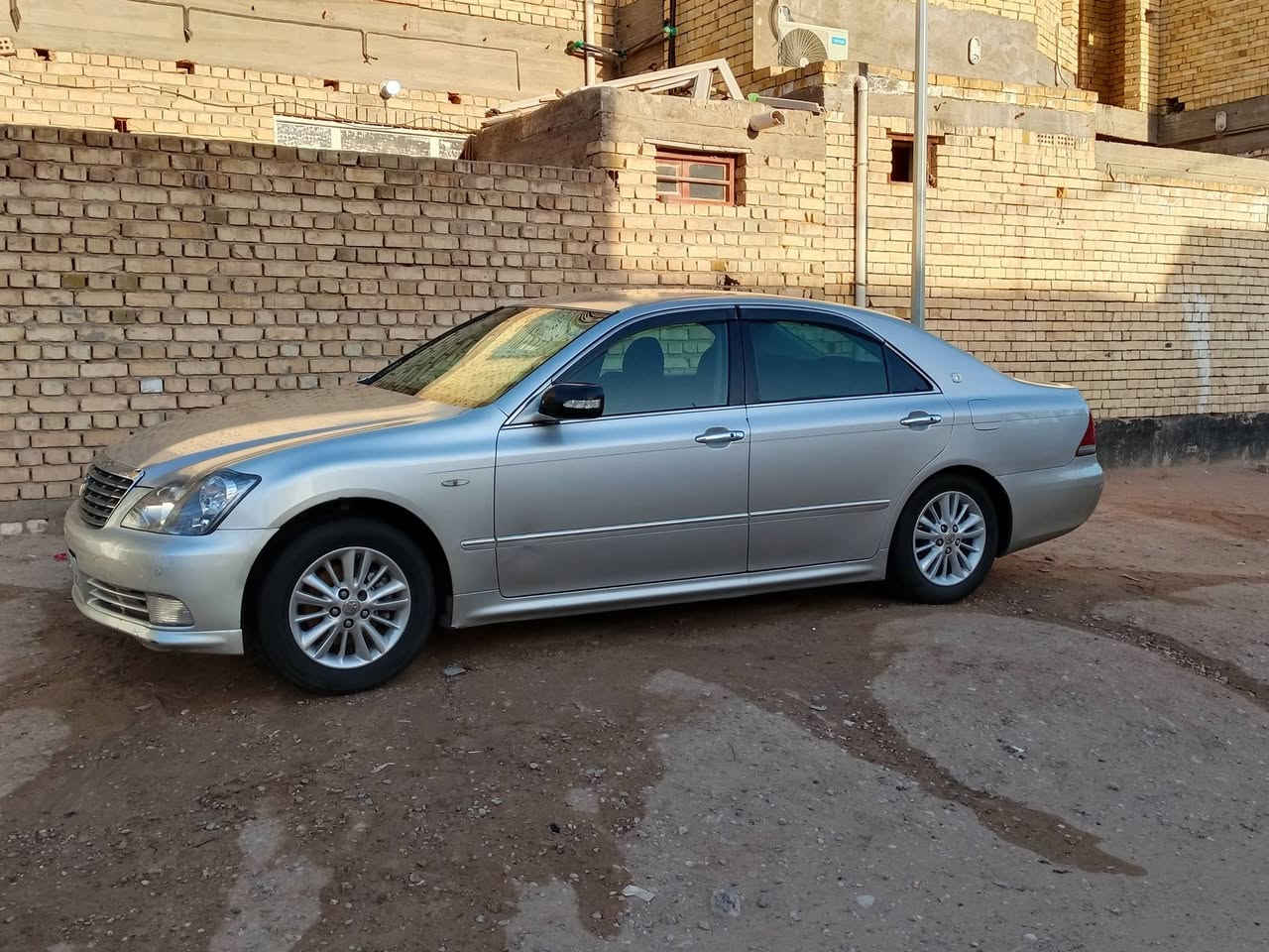 السلام عليكم شاهينه للبيع او المراوس بملكه صدفيه او اوبتيما  شاصي 82 موديل 2005 
ترحيب خمس بصمات بصمه سوده 
ومعروفه باقي المواصفات 
معروضه 135 
تحورة نجف من جوه فوك امارات والظفيره عايدها بالنجف ولا كلوب يشتغل شرط 
***********
