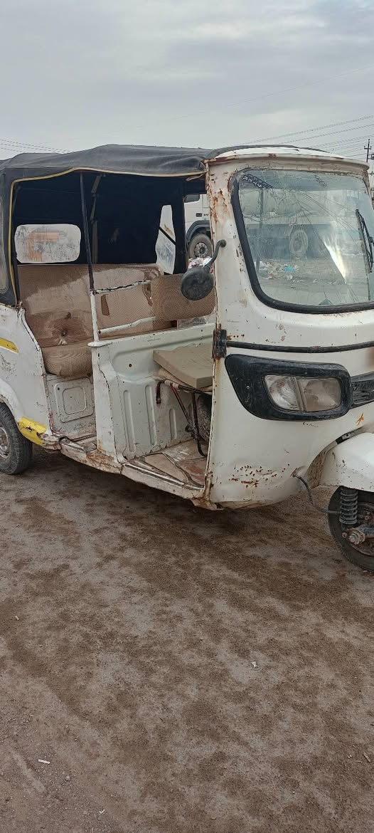 سلام عليكم  مكلف بل نشر  تكتك TVS موديل 2018/3/3
اوراق اصولي 
 بيه نواقص بصيطه // السعر1700وبيه مجال بصيط 
رقم  صاحب المركبه /***********
