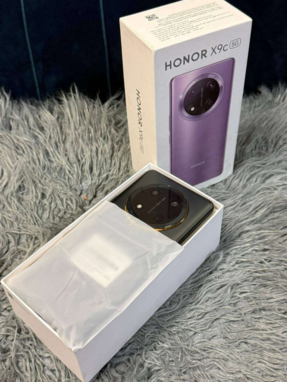 السلام عليكم
للبيع
- تلفون X9C
-ذاكرة 265 استعمال قليل جدا غراضة كاملة
-ذكاء اصطناعي وخاصية اخفاء الاشياء الزائدة من الصور - كاميرا 4K
-بطارية 6000 مل


**إذا كنت صاحب هذا الإعلان وتريد حذفه لأي سبب، رجاءا أرسل رسالة إلى الدعم الفني**