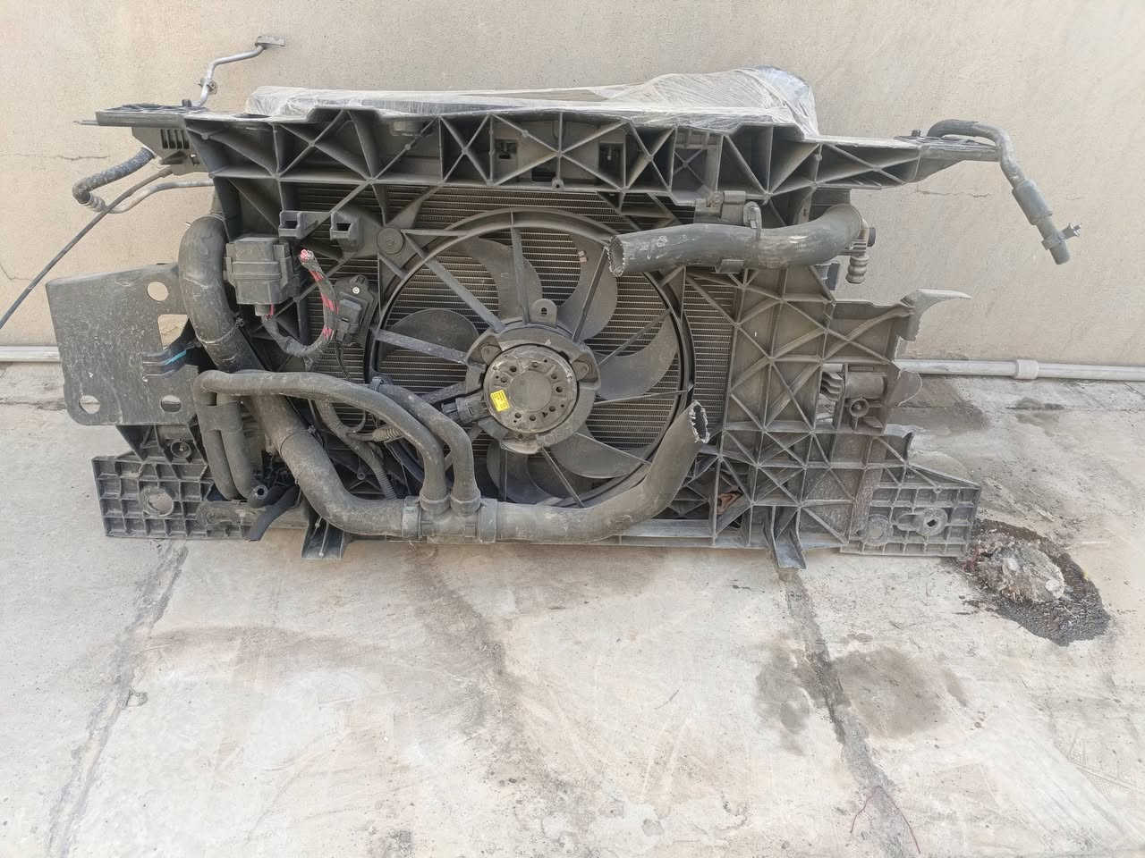 دعامية أمامي رينو فلونس كامل 100الف
طبكة راديتر كامل رينو فلونس كامل 100الف
دبة ماسحة زراك رينو فلونس 
بك لايت رينو فلونس 
بك لايت رينو سافران 
توصيل كافة محافظات ***********
