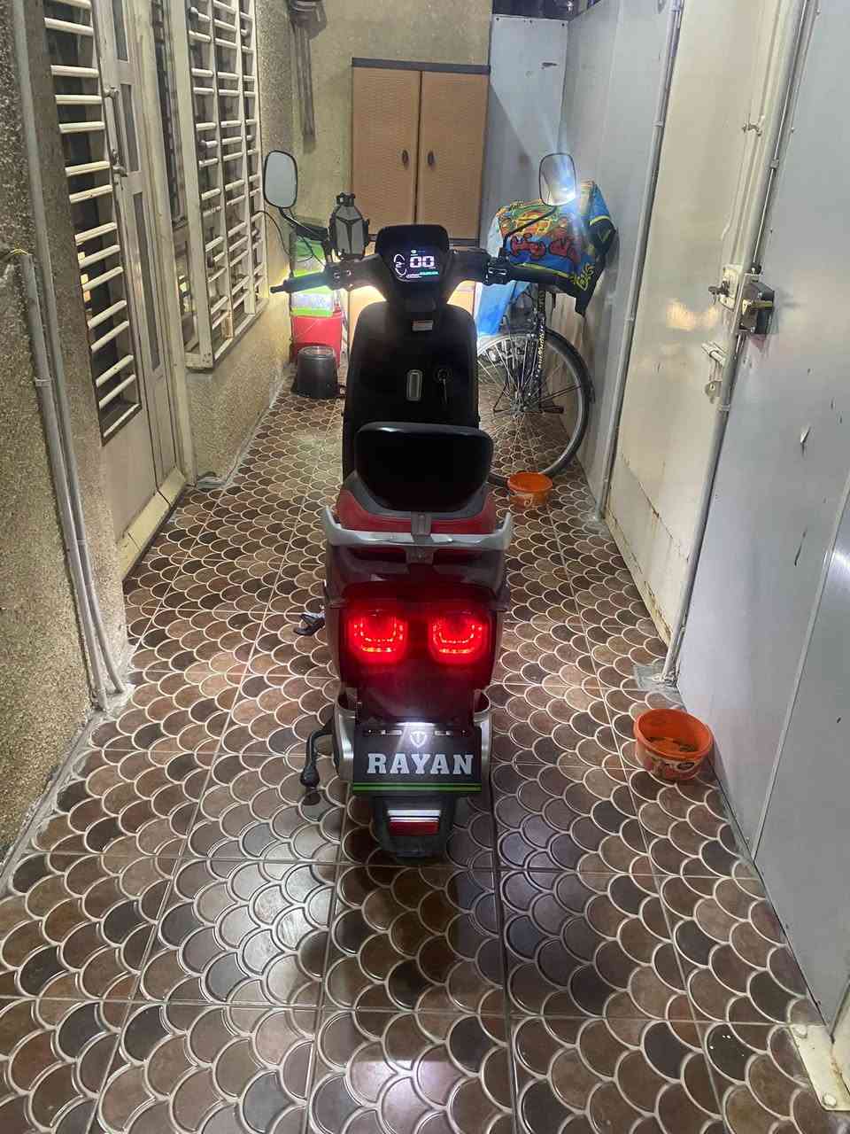 دراجه شحن ريان ام اعيون جديده ماشيه ١٩ km سعر ٨٥٠٠٠٠ الف بيه مجال  بغداد حي المعلمين مشتل ***********
