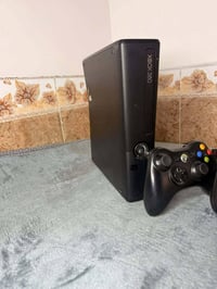 سوني اكس بوكس 360نضافه 100 بي جوستيكين شغلات السعر 115وبي مجال بسيط ال...