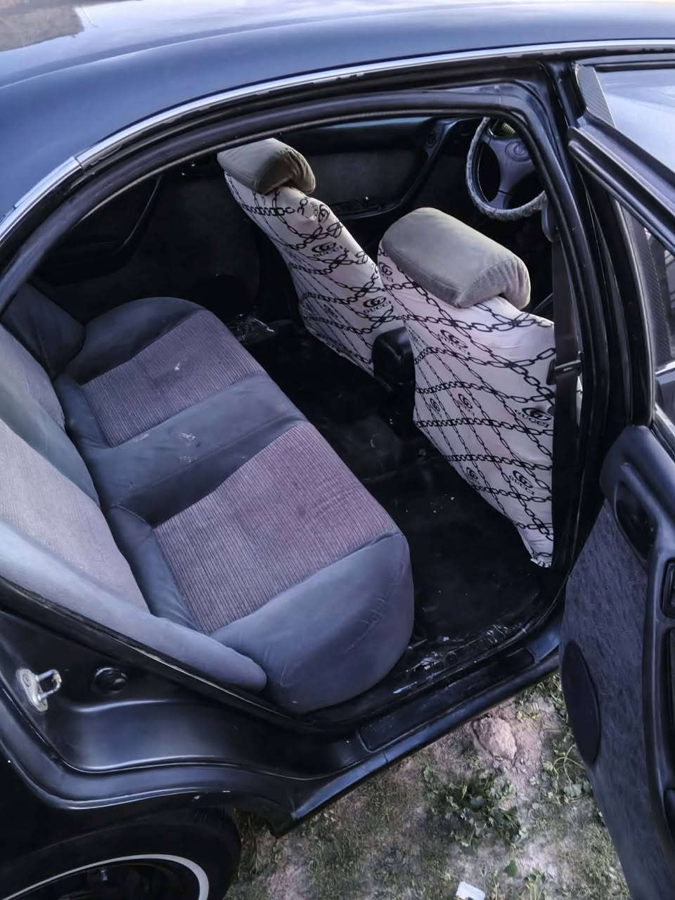 سلام عليكم. كرونه نفخ البيع مديل 92 رقم نجف دولي. سنويه ال 28. سياره مكفوله  من ضربه صوليات وعيب شرعي. مصبوغه الجماليه فقط. سوناره موجود. مكينه وكير جديد تبريد شغال كهربائيات كله شغاله تخم تايرات جديد حداديه 70٪.   السعر 55 بيه مجال. مكان السياره نجف  ستفسار أكثر هاذه رقمي ***********.
