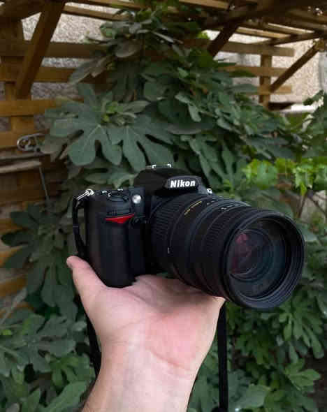 للبيع كامرة نيكون D7000
نضيفه جدا استعمال قليل 
زوم رياضي سكما 300-70
شاحنه الاصليه + بطاريه 
رام + توصاله نقل صور اصلي 
مكاني بغداد توصيل موجود 
متواجد مازنجر + واتساب 
***********
