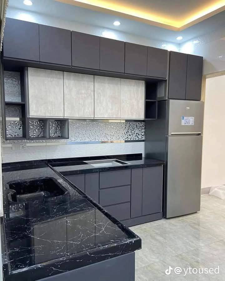 🦅 معمل العقابي.. لمن يبحث عن الفخامة التي لا تكسر الميزانية! 🦅
​هل سئمت من الشبابيك التي تسرب الغبار؟ أو الأبواب التي تفقد لونها؟ 🌪️
هل تحلمين بمطبخ يجمع بين سحر الخشب وقوة الحديد؟ 👩‍🍳
​معمل العقابي يضع خبرة سنوات بين يديك في قلب قضاء الحي:
​🌟 خدماتنا المميزة:
1️⃣ أبواب وشبابيك (PVC & ألمنيوم): عزل "ملكي" للحرارة والضوضاء، مع ضمان عدم تغير الألوان.
2️⃣ محجرات ستل كروم وزجاج 10 ملم: حوّل درج بيتك إلى لوحة فنية عصرية بأمان فائق.
3️⃣ كاونترات مطبخ (HDF & ألمنيوم): مقاومة كاملة للمياه والرطوبة بتصاميم تنافس المطابخ العالمية.
​🔥 لماذا يتصدر "العقابي" الاختيارات؟
​📏 القياس والتركيب: نعتمد الدقة الهندسية (شغل المسطرة).
​🛠️ المتانة: موادنا مختارة لتتحمل أجواء العراق القاسية.
​🤝 الثقة: سمعتنا في واسط هي رأس مالنا.
​🎁 عرض خاص: اطلب تجهيز بيتك بالكامل (أبواب ومحجرات) واحصل على خصم خاص + القياس والنقل مجاناً
​📍 العنوان: واسط - قضاء الحي
📞 احجز موعدك الآن: ***********///***********
مستعدين لعمل في كافة المحافظات
​معمل العقابي.. الاسم الذي يثق به أهل الدار! 🦅✨
