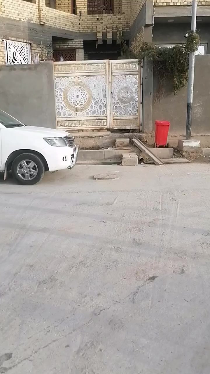 السلام عليكم
دار للبيع منطقة شياع طابقين وبيتونه بناء حديث مقابل حديقة عامه مساحة ٢٠٠ متر للاتصال ***********
