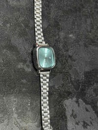 ساعة • للبيع