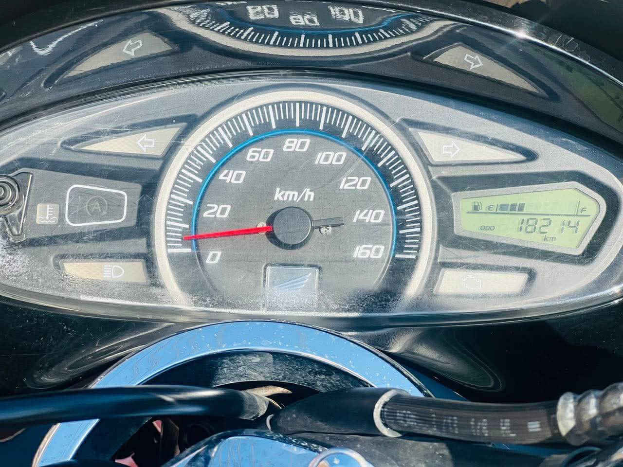 يالله دراجه pcx جيل اول للبيع ماشيه 18الف كفاله عمه من كلشي جديده كتامك البركان بعقوبه بهرز هذا رقمي ***********
