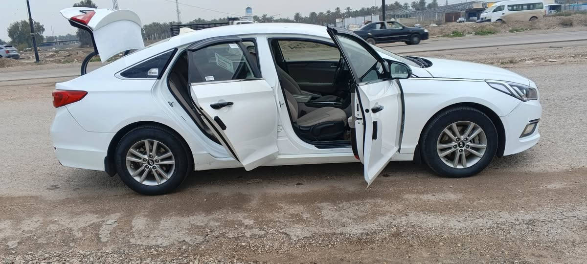 سلام عليكم سوناته موديل 17 أمريكية   جاملغ وبنيد مال امريكيه جاملغ بل عراق يعني  3قطع وبيه شويه تكشير موضح بل صوره  والسونار موجود يمك   بيع او مراوس   (***********)***********
