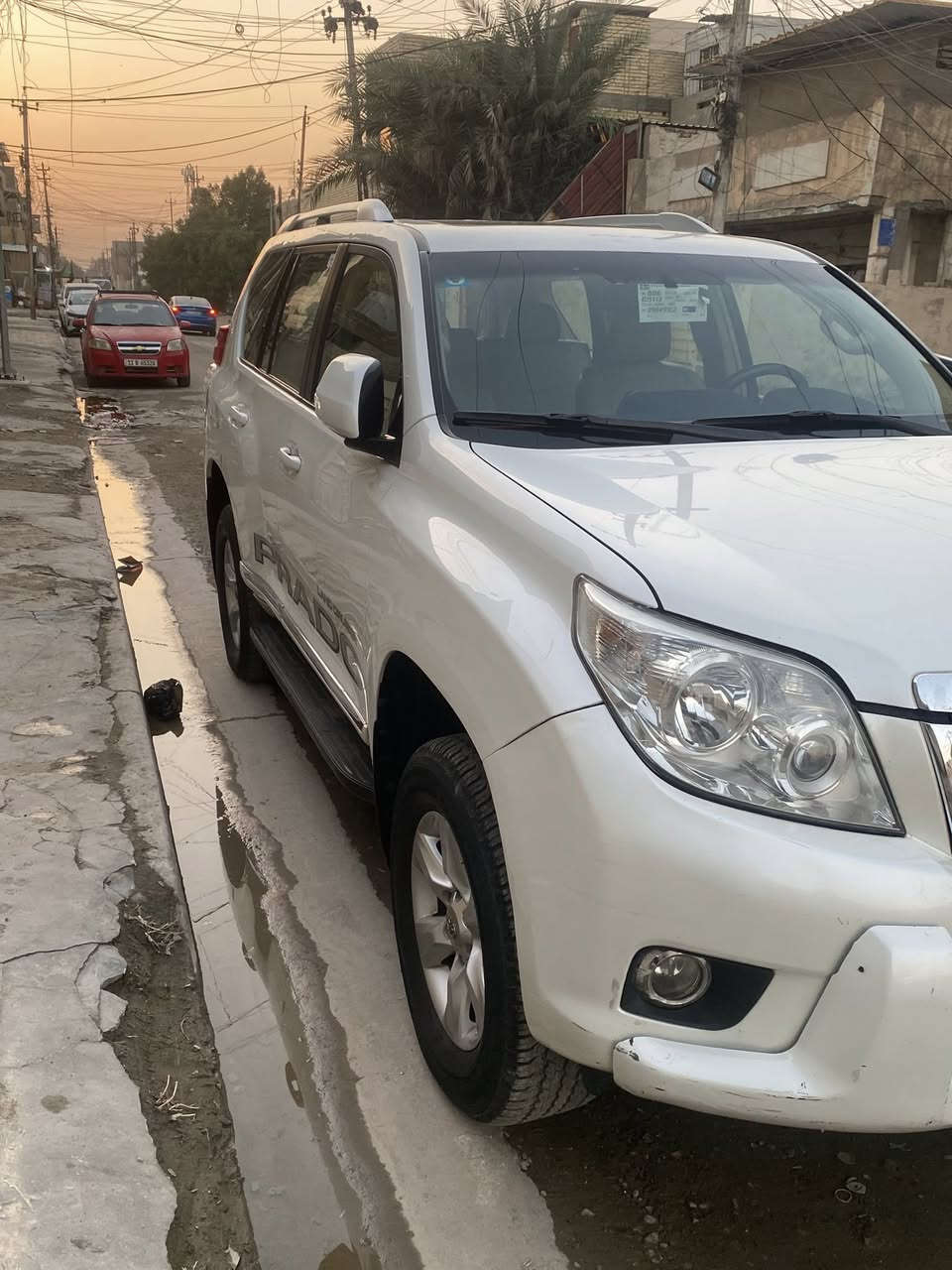 السلام عليكم برادو 2012 للبيع 
كفالة عامة حتى الدعاميات مكينة 6 سلندر 4000 رقم بغداد انكليزي باسمي فول مواصفات 1/1 بصمة شاشة كامرة 7 راكب 3 قطع تبريد مكاني بغداد الرصافة السعر 285 وبي مجال بسيط رقم الهاتف
هـ/***********
