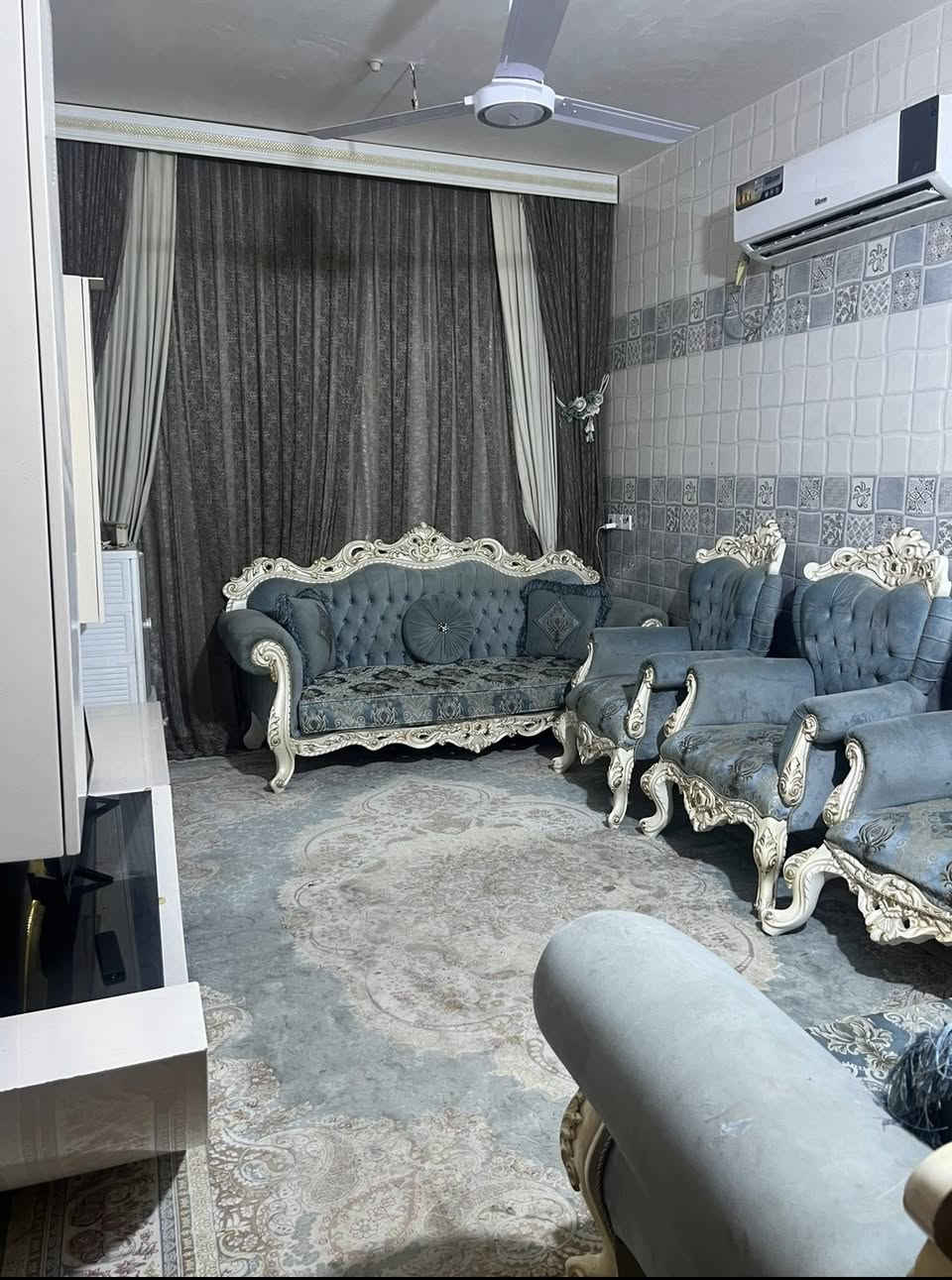 تخم ومعرض وياهن بعد قنفه ام النفر وميز كبير بلنص
السعر مليون


**إذا كنت صاحب هذا الإعلان وتريد حذفه لأي سبب، رجاءا أرسل رسالة إلى الدعم الفني**