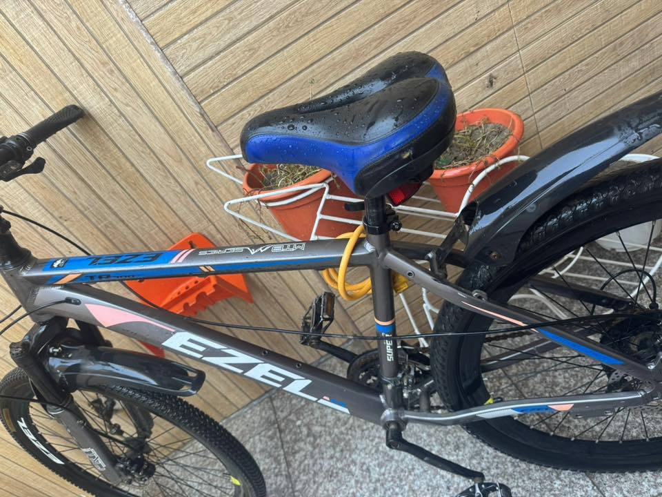 بايسكل للبيع مكان الأمين ثانيه رقم ***********.  سعر ٢٠٠ وبي مجال
