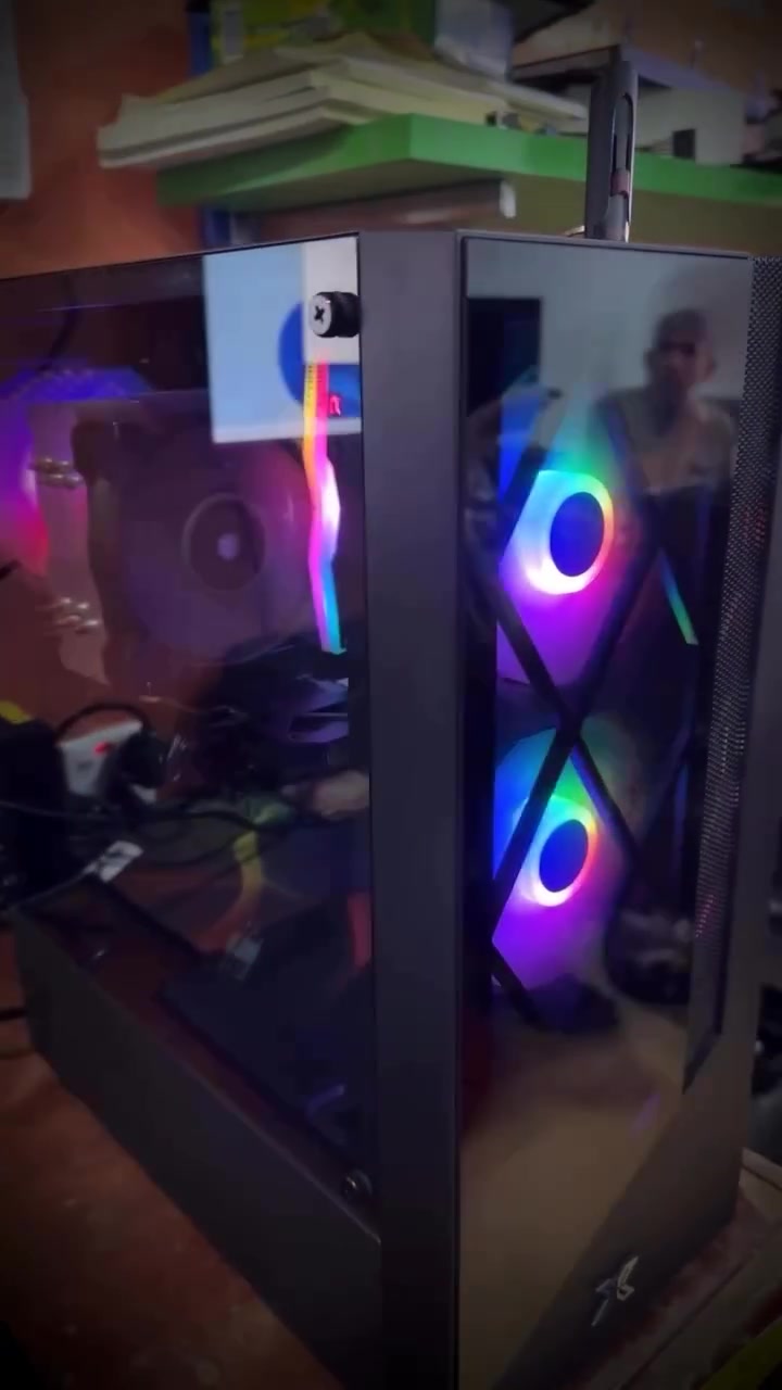 Pc كيمنك
كور اي فايف i5 جيل 12 
رام (Tforce Rgb    3200 (16G 
هـارد ssd 512 lexar 
كارت شاشة asus RTX 4060 (8G) 
باور سبلاي 650W
السعر مليون 
عنوان بغداد شارع الصناعة 
*********** واتساب
