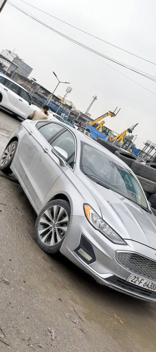 فۆرد فیوشن ٢٠٢٠ فول فول مواسفات تیتانیوم گیر و مەکینە و کارەبایت بەشەرتە نەکرایتەو ٥ پارجە و نیوی بۆیاخە بێ داخلی پشت و پێش کەپسە ١٣٠٠ هەزار غرامەی هەیە دەگەرێتەوە پاش ماحمەلە نرخی ١١٠ و مەجال  *********** أربيل, العراق
