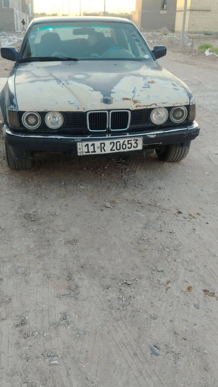 السلام عليكم بيع سريع
 بي إم دبليو للبيع 730

رقم بغداد إنكليزي بسمي 
تحويل ثاني يوم 
مكينة جيدة كير البك بي صفنة
صدر امامي جديد 
صدر خلفي نص
تبريد شغال 
كهربائية شغال 
السيارة خير من اللة  مال جناي يرادلهة ترتيب 
داخلها كلش حلو ونظيف 
السعر 30$قفل 
مكانها بلدورة ***********
