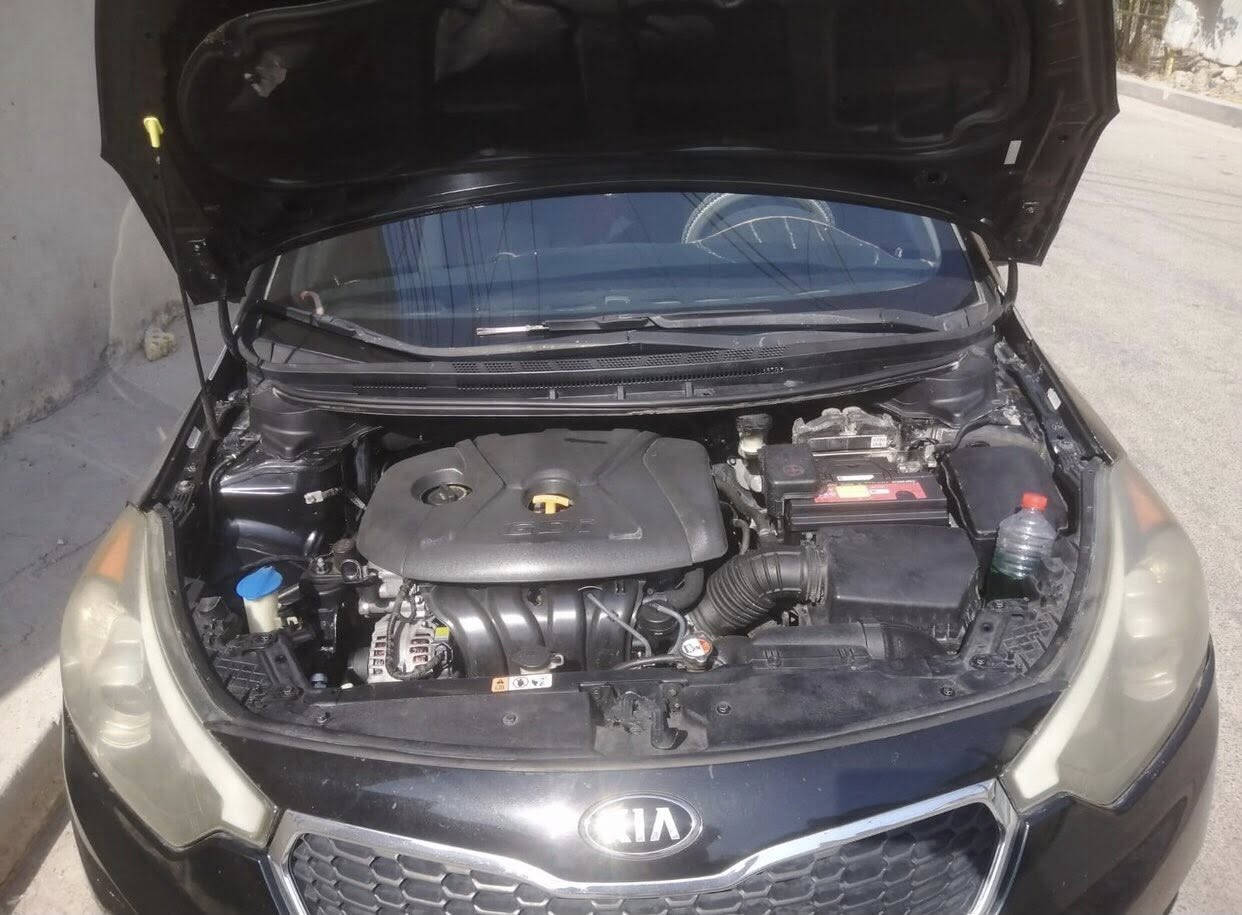 السلام عليكم عندي كيا فورتي موديل 2016 محرك 2000 تحكم ستيرن وارد امريكي حادثه بين الباب والجاملغ الايسر شواصي الغود مكفوله رقم بغداد الماني مشروع وطني العنوان بغداد السعر 90 غير متواجد على الفيس للاستفسار الاتصال على الرقم ***********
