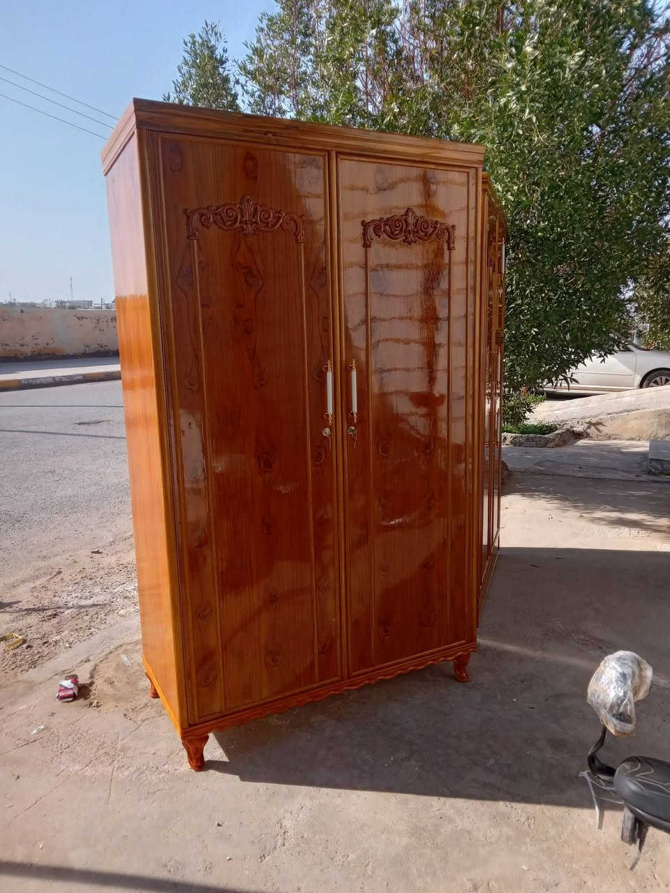 بسم الله وعلى بركة الله 
كنتور صاج تفصال جديد درجه اولى بابين 
العنوان بلدروز الشارع العام مقابل دائرة كهرباء بلدروز 
***********
