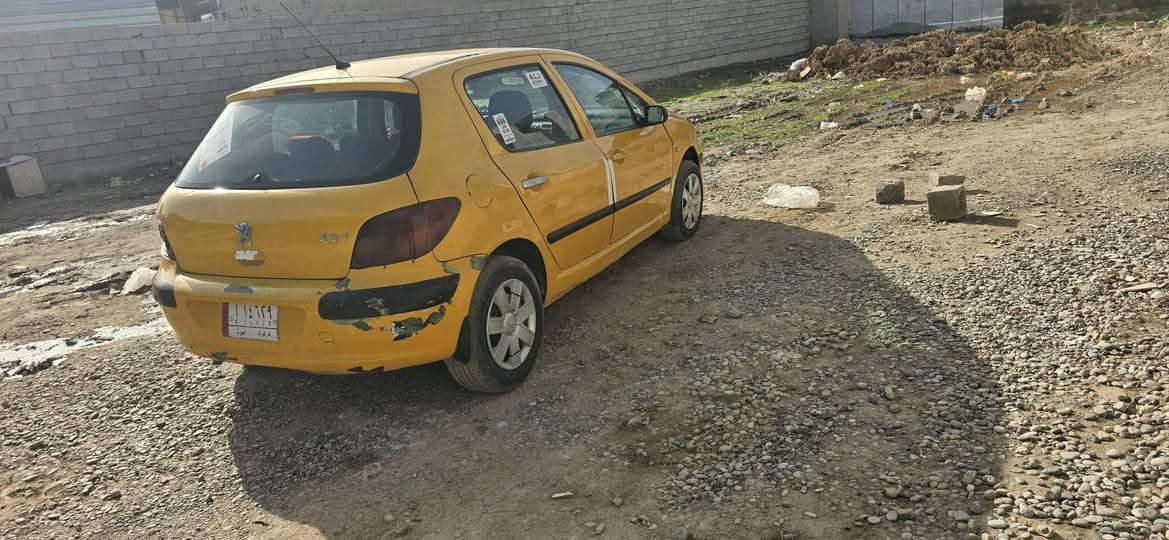 بيجو ٢٠٠٦ رقم كركوك سنويه عاج صاقطه كير محرك كورلا بل شرط نقابه صفر بطاقة بانزين بيها للبيع السعر ٣٢ مكان السياره كركوك غير متواجد عل فيس اتصل على الرقم رجاء ***********
