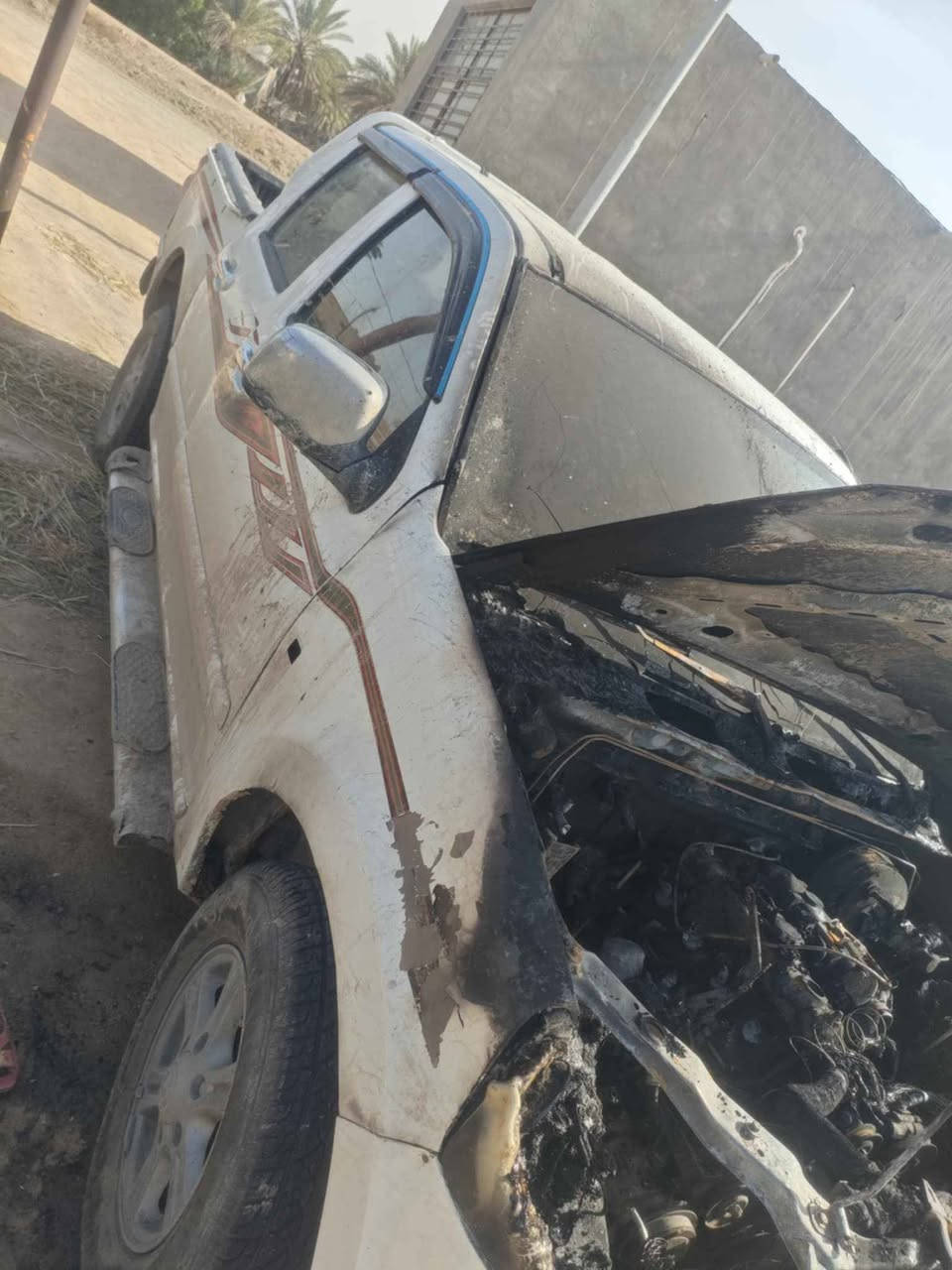 سيارة كريد ويل موديل 13محترك بس حوض البنيد ماعابره النار للداخل كشر نضيف اخياسات ماكوو مصبوغه صبغ عام للستفسار الاتصال على رقم *********** Singapore
