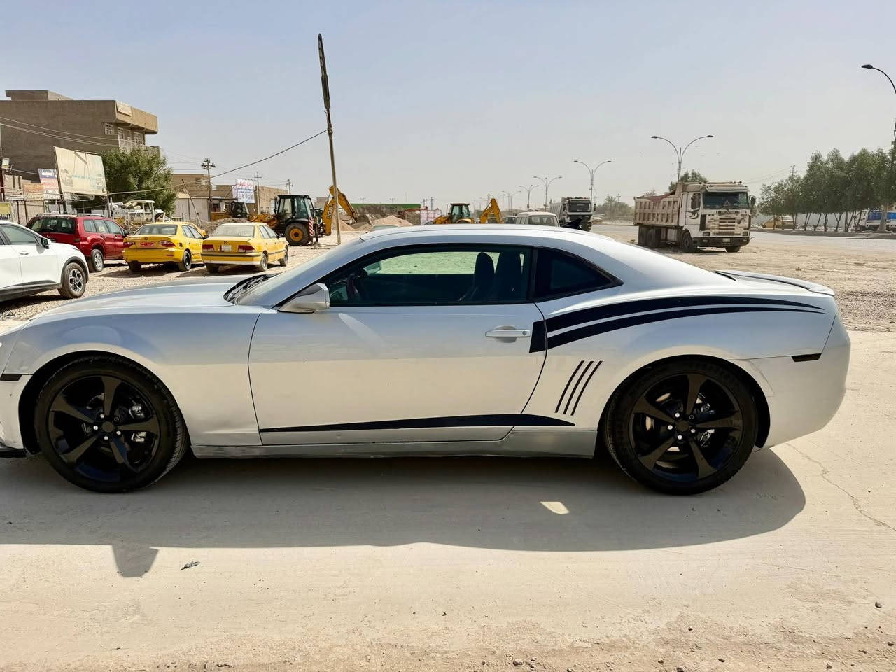 سلام عليكم
كمارو 2010 سياره بدون حادث بدون ايرباك 
محدثه 2018 ومصبوغ البجم دواخل كفاله شرط الفحص
مواصفات
كشنات كهرباء كيجات ويل 20 توسايز وتخم تاير جديد تحكم ستيرن كروز سرعه بكلايت LED لايت زنون
حداديه امام خلف محرك مبدل جديد
رقم بغداد
ماشبه 140
مكاني بابل الحله شارع ٨٠ 
سعر 85 وبيها مجال بسيط
م/***********
