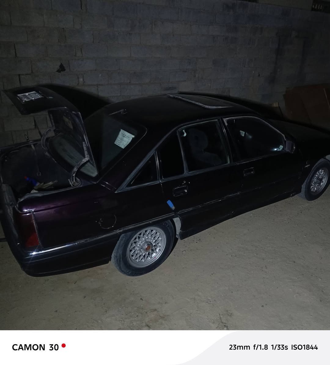 السلام عليكم اوبل اوميجا موديل 93 محرك 2000 بلادي السياره ما بيها قاطره خويس السعر 38 وبيها مجال بسيط مكان الانبار المضيق‏‪***********‬‏
