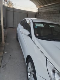 سوناتا للبيع موديل ١٢ ماشيه ١٢٨ رقم بغداد كفاله عامه للتواصل 078104311...