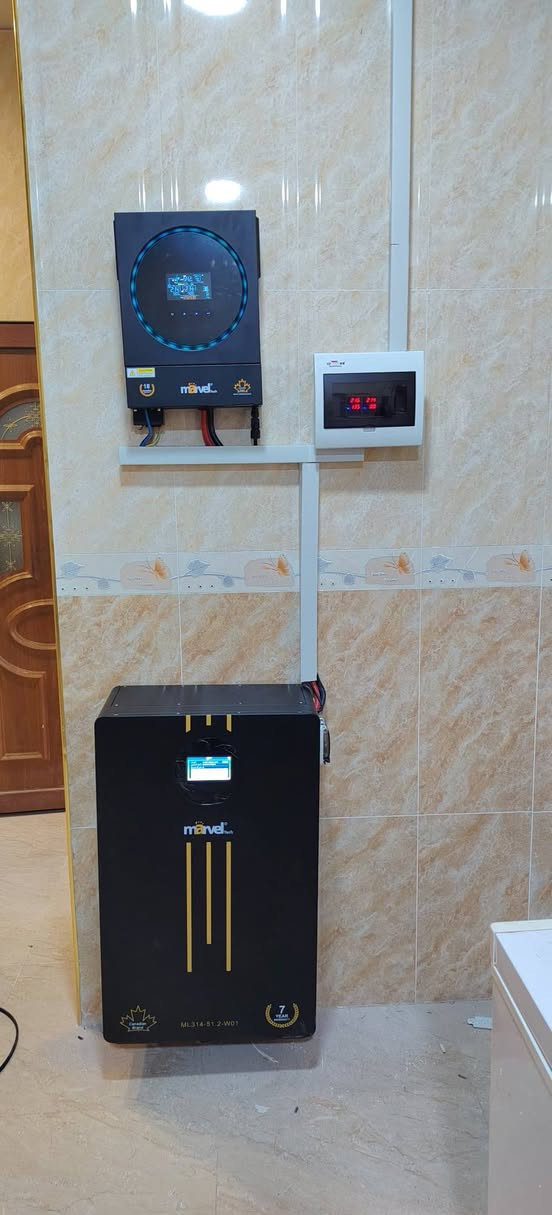 ☀️ شركة النور الهندسية للطاقة الشمسية ☀️
التميز في الأداء.. الرقي في التصميم
نبارك لأهلنا في (كركوك منطقةليلان) تنصيب منظومتهم الجديدة، سائلين الله أن يبارك لهم فيها ويرزقهم خيرها.

إذا كنت تبحث عن الجودة، الكفاءة، والجمال، فنحن خيارك الأول. تم تجهيز المنزل بمنظومة ذكية توفر:

⚡ 15 أمبير نهاراً

🔋 15 أمبير ليلاً  بالتناوب مع الكهرباء الوطنية 

🔄 تناوب ذكي تلقائي مع الكهرباء الوطنية.

🛠️ المواصفات الفنية (مكونات عالمية)
الجزء التفاصيل والمميزات
الإنفيرتر Marvel ذكي (6KW) -  (ضمان سنة).
الألواح (Bifacial) - وجهين بقدرة 615W، مع 16 بازبار لأعلى امتصاص. العدد 8
البطارية ليثيوم Marvel 16KW) - عمر 8000 دورة، ضمان 7 سنوات، شاشة ذكية.
الهياكل حديدية ثقيلة مقاومة للصدأ ومصممة للظروف الجوية الصعبة.
التوصيلات كابلات DC أصلية (4 ملم) مع وصلات MC4 المخصصة.
🎁 عروض خاصة بمناسبة افتتاح موقعنا الجديد!

🛡️ ثقة | أمان | استفادة ⚡

📍 العنوان: الحويجة - قرب الدفاع المدني. 👷‍♂️ بإدارة: المهندس علي حسين.

📞 للتواصل والاستفسار:

اتصال: [***********]

واتساب: [***********]
