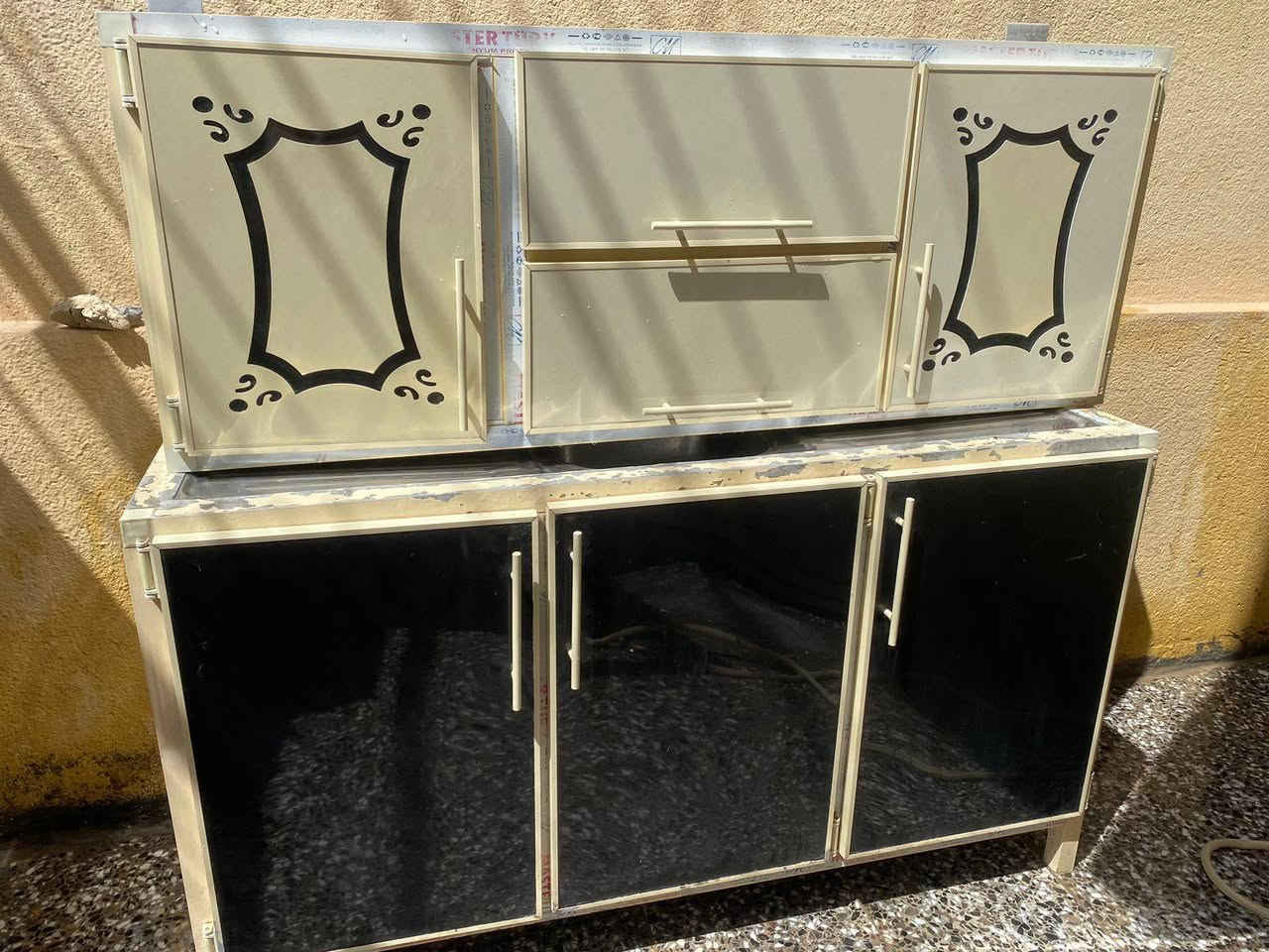 للبيع وهاذه رقم صاحب الكاونتر اليريده يتصل عليه اني مجرد بس ناشره 
***********
