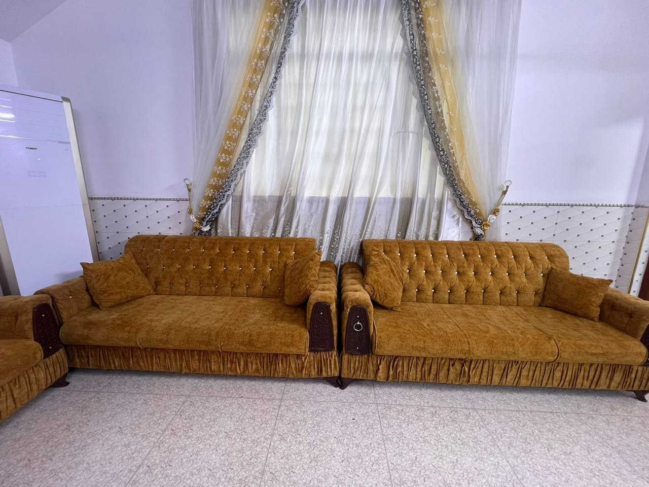 السلام عليكم تخم تفصال 10 مقاعد مال بيت مرتب وبعده نظيف مو سوكي مابيه اي كسر سعره 450 الف وبي مجال بسيط للتواصل ***********
*********** 
مكانه الشيخ حمد قرب جامع ال البيت
