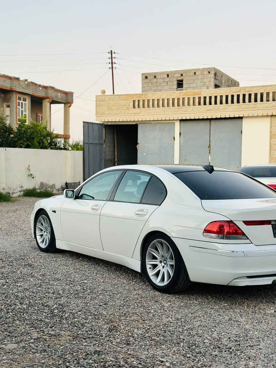 السلام عليكم
للبيع بي ام باخره 2005 
حجم:740 
منفيست 
فول مواصفات 
كشنات جلد 
ابواب شفط 
جنطه شفط 
لايت زنون متحرك 
سقف اسود بلادي
استيرن كهربائي
تدفئه استيرن + كشنات 
كشنات خزن
شفتات استيرن 
ويل كب:19

السياره مكفوله وكلها شرط 

بيع ويرهم مراوس حسب القناعه 

***********
