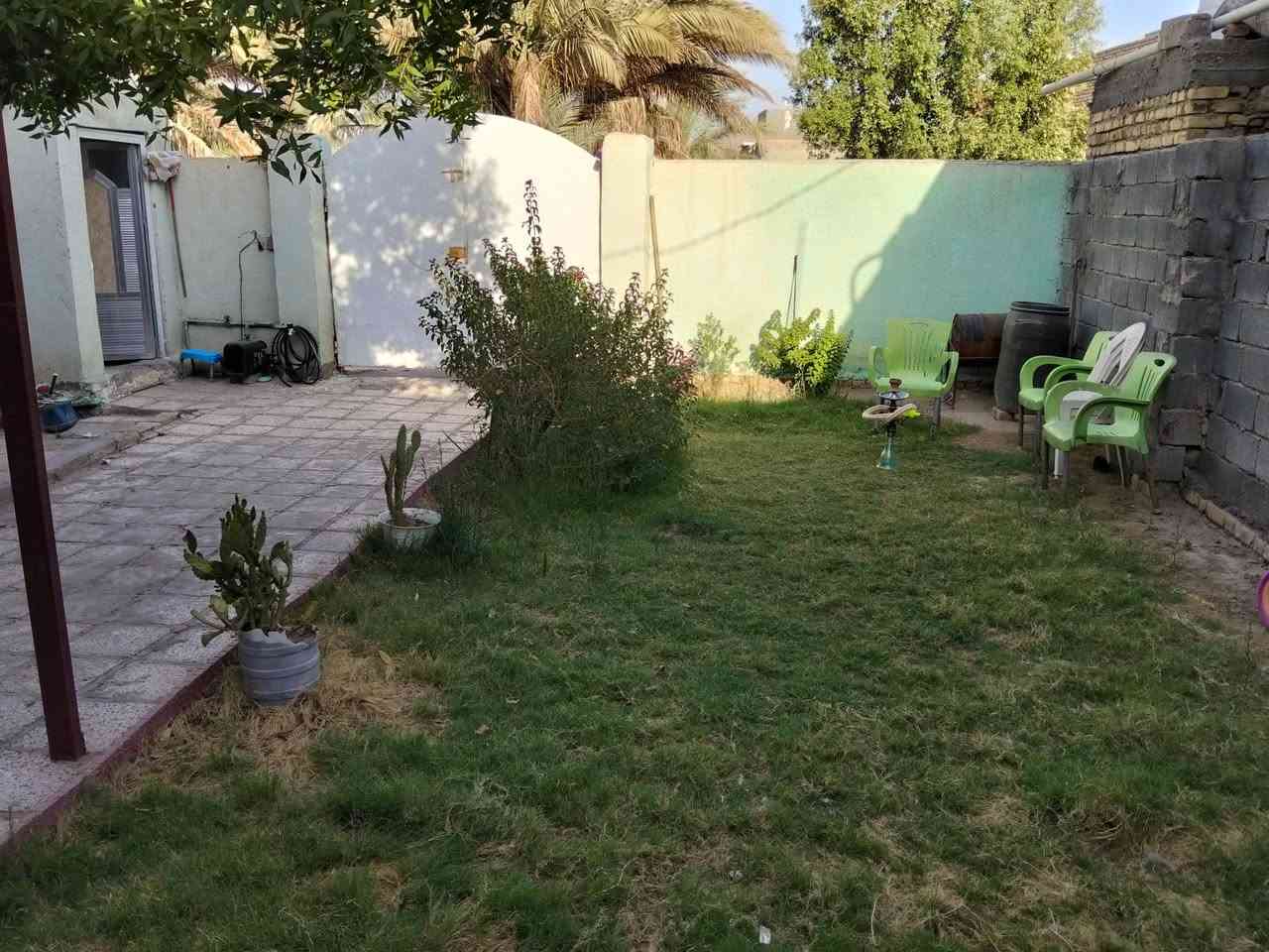 بيت للبيع طابو زراعي سند 25 
مساحه 200 متر  المعاره منطقة سيد جواد يبعد عن الشارع العام 200 متر  
يتكون من غرفتين 5 /4  +  5/ 4
صاله 9 / 4  
حمام داخلي  + صحيه و حمام خارجي 
نواقص البيت استقبال + مطبخ 
للأستفسار اكثر  ***********

