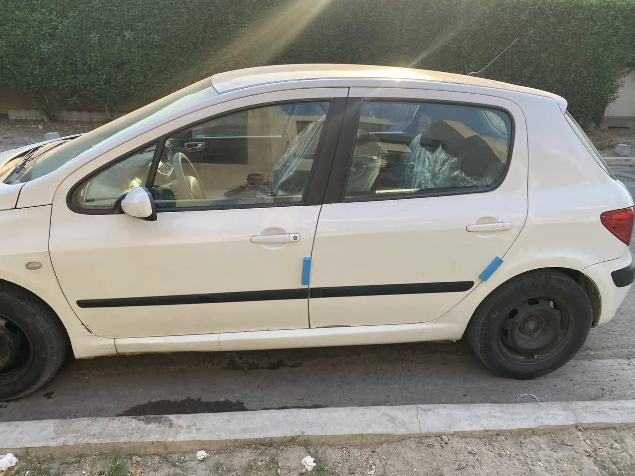 السلام عليكم بيجو 307لبيع موديل 2004 السعر53بيهامجال 
مكينه كير كفاله تبريد تدفه شغاله كهرباء بلادي بيها صبغ جاملغ ايمن مع نصف بوب بدون ضربه بغداد الدوره الهاتف ***********واتساب موجود بسبب الوعود الكاذبه اعيد النشر
