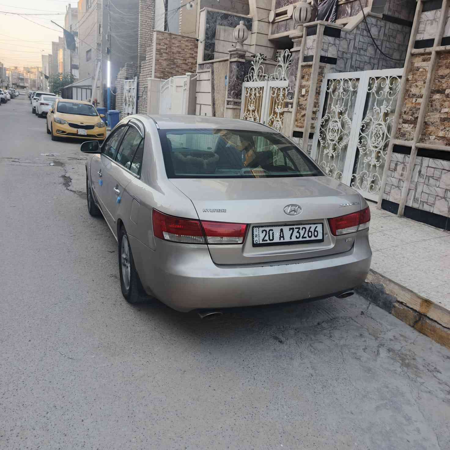 السلام عليكم
سوناتا 2006 
6سلندر 
عليها تخم تاير جديد بعد التصوير
تبريد شغال 
كشن السائق والصدر تدفئه بالكشنات كشن السائق كهرباء حادثها من امريكا بابين عكس السائق سياره خير من الله رقم دولي جديد سنويه بأسمي تحويل ثاني يوم السياره نفس ما بالصور السعر 85
***********
