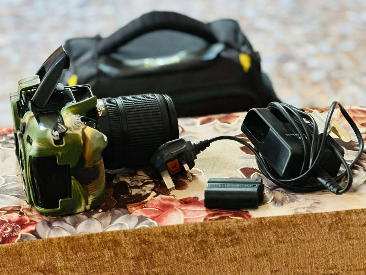 للبيع كاميرا Nikon D7200 احترافية وغنية عن التعريف، الكاميرا نظيفة جداً وبحالة ممتازة (شبه جديدة) ومضمونة الملحقات المشمولة مع الكاميرا:الملحقات الأصلية: كاملة وموجودة (الكرتونة، الشاحن الأصلي، البطارية الأصلية، وحزام الرقبة مع بطاريةاحتياطية).الذاكرة: رام (64گيگا العدسة  18-140mm السعر مناسب خاص


**إذا كنت صاحب هذا الإعلان وتريد حذفه لأي سبب، رجاءا أرسل رسالة إلى الدعم الفني**