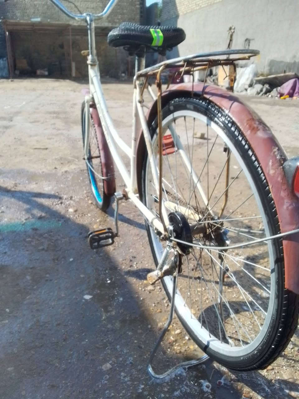 السلام عليكم بايسكل للبيع حجم 26 بناتي نضيف العنوان بغداد البياع الشرطة الخامسة السعر 35 وبيه مجال 
***********
