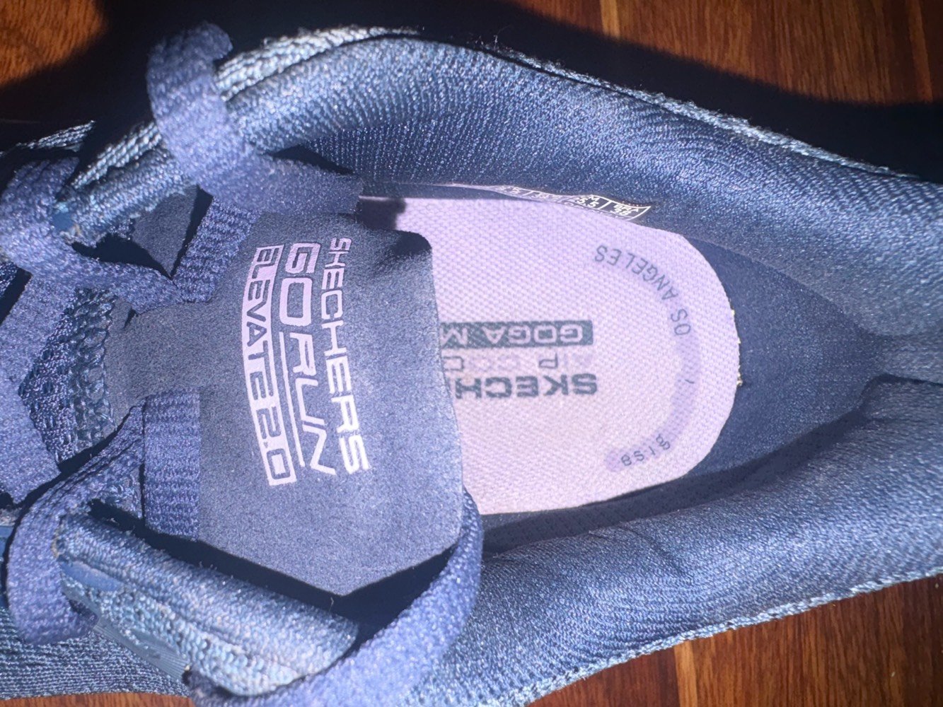 سكيتشرز الاصلي الفتنامي من امريكا 