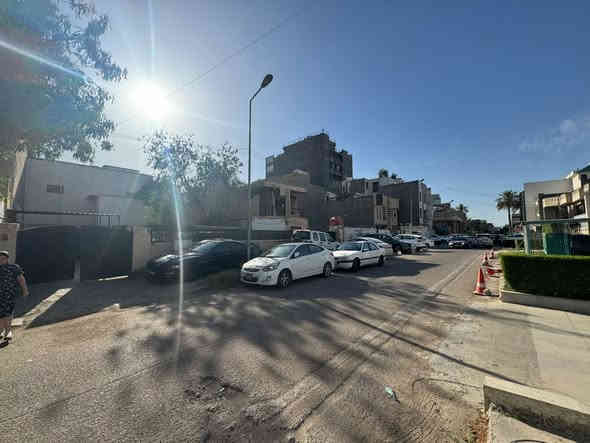 للبيع دار ٦٠٠ م في الحارثيه خلف شارع الكندي موقع مميز يصلح تجاري او بنايه او كراج 

للاستفسار العقاري حيدر الموسوي ***********

مكتب الدار الذهبي خلف جامع بلال قرب اعداديه الصناعه
