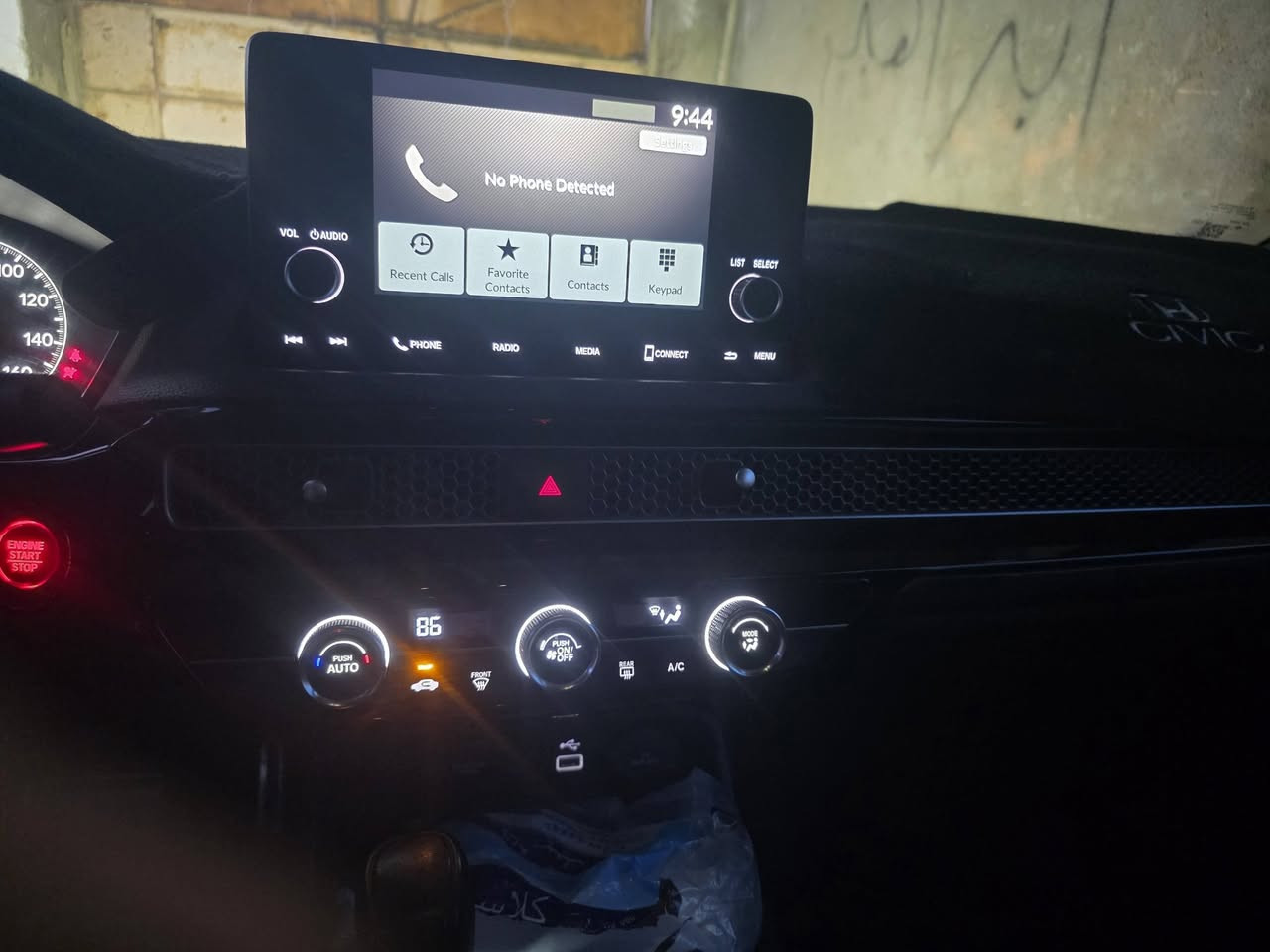 😊 هاي هوندا سيفيك سبورت 2024 حلوة جدًا! رقم بابل معوقين تاخذ وكالة عامة السونار والحادث بالمنشور 

الموديل جديد، المحرك 2000 تنفس طبيعي، والعداد 24 ألف كيلو المشي كلش زين 

المواصفات حلوة جدًا:
- بصمة تشغيل وأبواب
- تشغيل عن بعد
- كاميرا خلفية
- تحديد مسار
- مانع اصطدام
- شفتات ستيرن
- مود درايف (نورمال، سبورت، إيكو)
- أوتو ستوب وأوتو هولد
- لد أمامي وخلفي
- لايت زنون
- رادار أمامي
- مثبت سرعة
- عداد دجتل
- ويل كب رياضي

الحادث: بنيد وجاملغ فقط (إيرباك دركة)، يعني صارلة فحص شامل والضرر مو كبير.

السعر: 126 وبيها مجال بسيط، يعني سعرها حلو مقابل المواصفات 😊.

إذا تريد تشوفها أو تسأل عن تفاصيل أكثر، اتصل بالرقم: ***********
