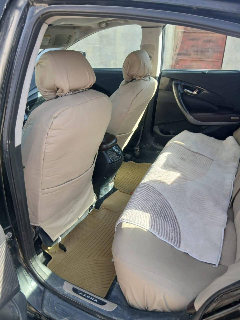 للبيع ازيرا ٢٠١٢ بإسمي رقم اربيل دولي سنوية جديدة  لون اسود بيهه تبديل قبق الجنطة والجاملغ تعديل بارد  ب ١١٠ وبيهه  مجال ،اتصال فقط ***********
