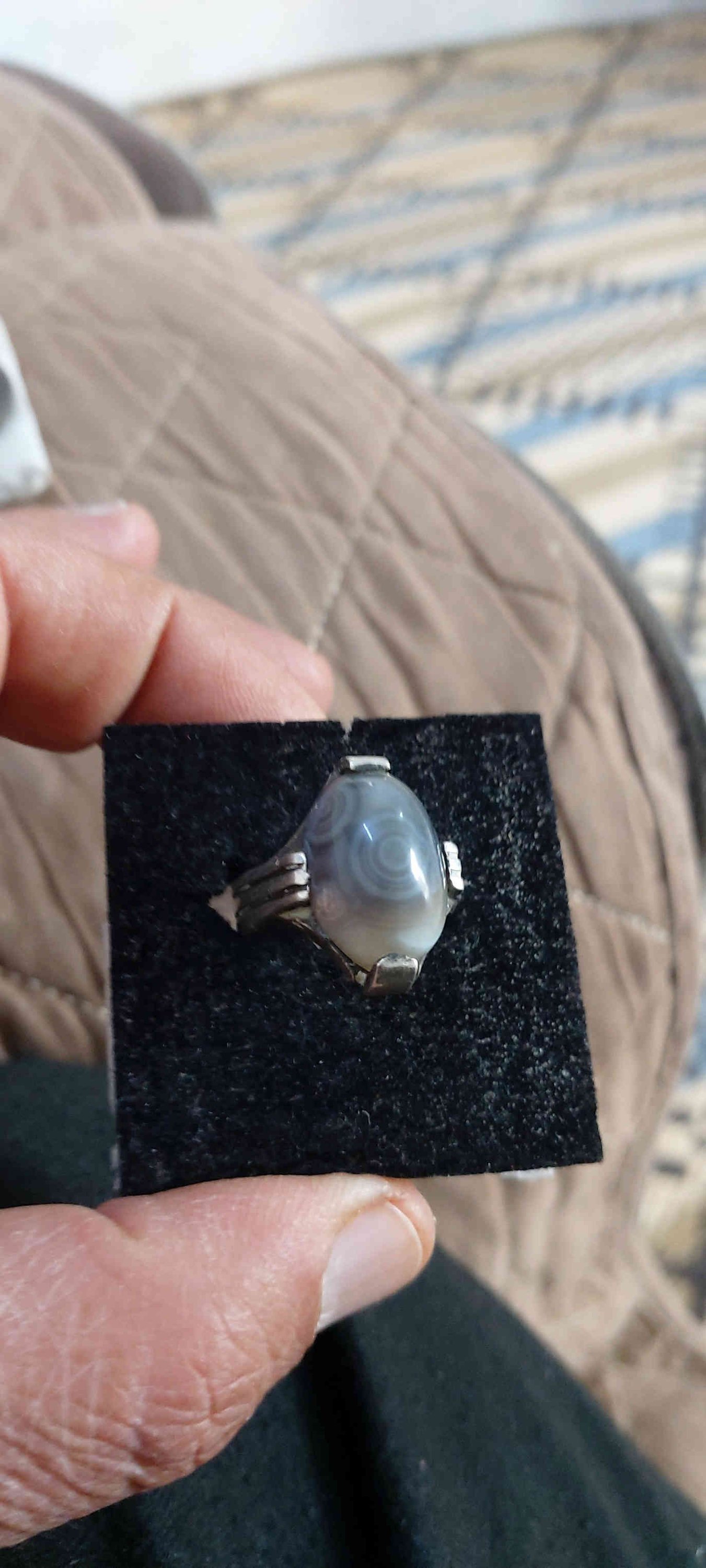 محابس قديمه صياغه ثقيله واحجار ثمينه اصليه ..العنوان ميسان/وهذا رقم الموبايل/واسعار مختلفه يوجد واتساب فقط الشراي يدخل خاص تحياتي للجميع/*********** للعلم مو بياع شراي .محابس مقتنيهن
