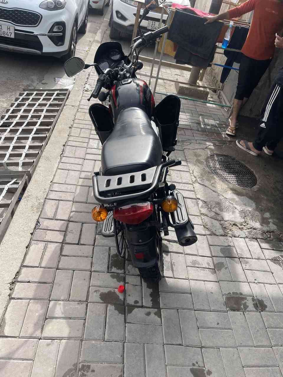 السلام عليكم بوكسر موديل 2022 رقم بغداد باسمي تحويل ثاني يوم محرك مفتوح دراجه خير من الله السعر 1900 وبيها مجال حك الجيه عنوان البياع ***********
