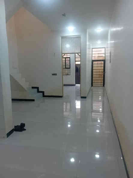 مشتمل للبيع مساحته  100متر 🟥 بناء حديث غير مسكون 🟦
يحتوي على غرفة نوم وهول ومطبخ واستقبال وصحيات داخلية وخارجية وگراچ 🟥 
⬅️⬅️مبني من الطابوق 🔳
⬅️⬅️السقف صب كونكريت 🟦
⬅️⬅️الأرضية والجدران سيراميك 🟥
نوع العقار طابو زراعي مرقم 🟦
السعر/40💸مليون قابل للتفاوض 
العنوان//كوت حي الحكيم الاولى  شارع كالة 🟦

          *******************************
للاستفسار الاتصال على الارقام التاليه ⬇️⬇️
      📳📳*********** 📳📳
      📳📳*********** 📳📳
      📳📳***********📳📳 
    
مكتب دلالية اهل الديرة للعقار 🏨🏡
