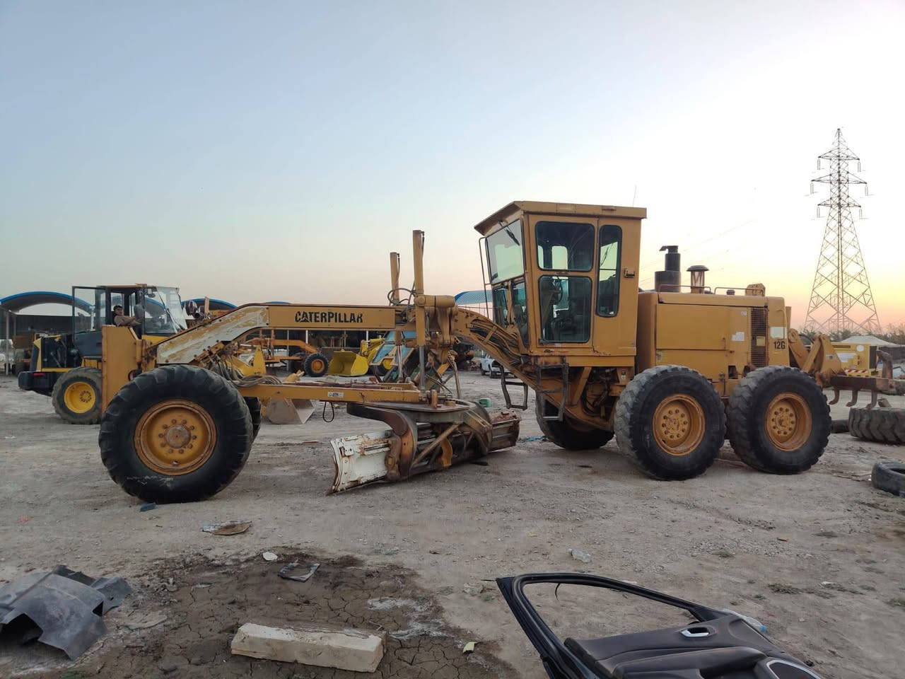 بِــســــمِ اللهِ الـــرَّحــمــنِ الــرَّحِــيــم.                             كريدر للبيع G12.                                                     منفيز.                                                                       علاوضع الشركه صبغ محرك كير مضخه صفاحيات كفاله.       مكان ناصريه مركز المدينه الواحئ.                                 رقم الهاتف ***********
