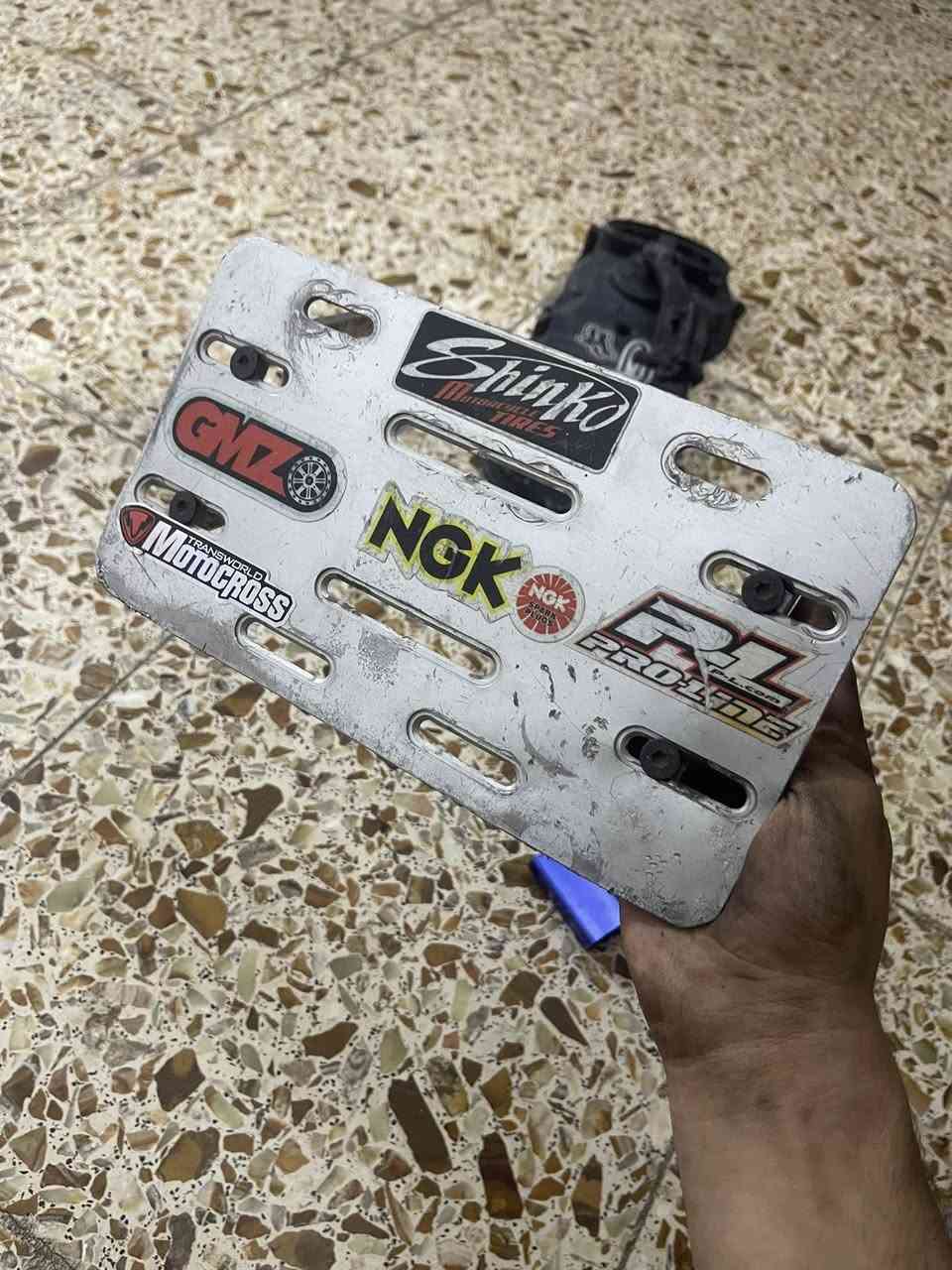 شتريد راسلني ب رسم خدمه وتوصيل موجود ب اي مكان ***********
