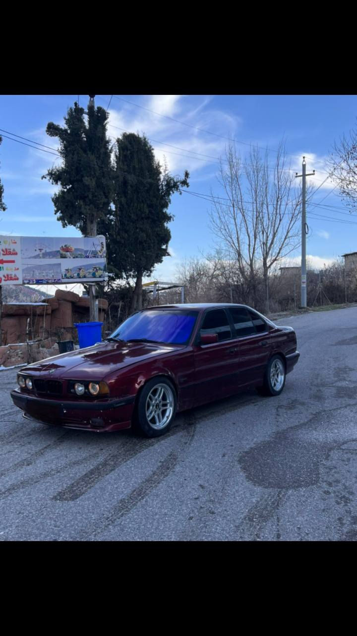 بیئێم ٥۲٥ مۆدێل ۱۹۹٤ فول فول مواسەفاتە تەنها سلایت نیە گێرو مەکینەو موسو بڕانەوەی بەشەرتە یەک لێدرانی بچوکی لای سەیاقی هەیە سەنەوی ئەسڵی لەگەڵ دایە بەشەرتی ئەوەلیات سعر ۳٨ وەڕەقەو مەجالێکی برایەنەی تێدایە بۆ زانیاری زیاتر پەیوەندی بکە *********** گەر موشتەری نیت سەرمان مەهێشێنە ماڵی دۆست أربيل, العراق
