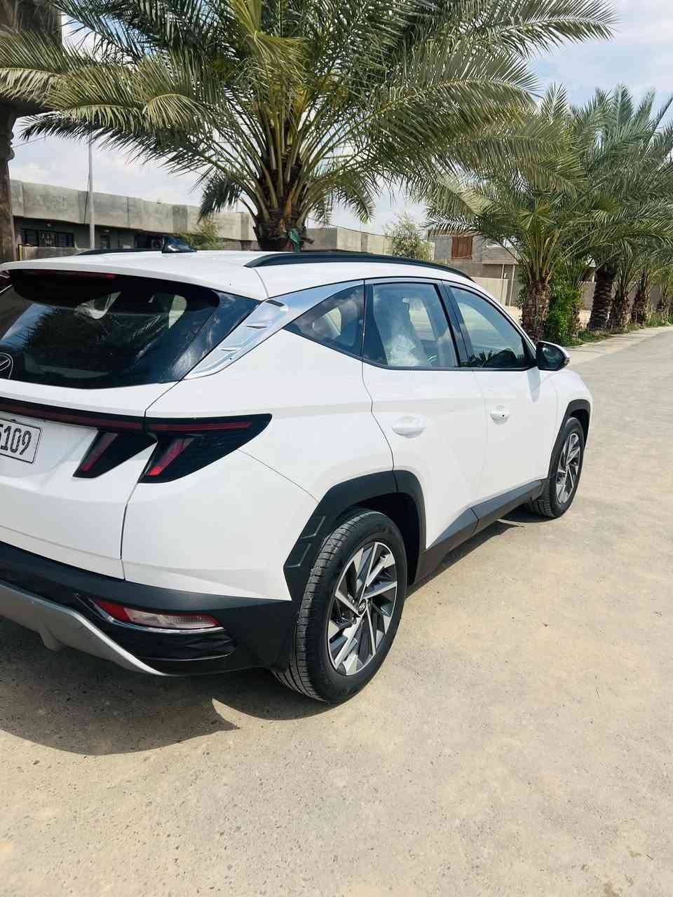 السلام عليكم توسان موديل 2024خليجي كفالة عامه بدون اي ملاحظة ماشية 25بصمه تشغيل عن بعد كشنات كهرباء سايد بريك بصمة برد خلفية فول عدا البانوراما رقم بابل تحويل مباشر مكينه 2000دوش بوضع الشركه  
***********
***********
