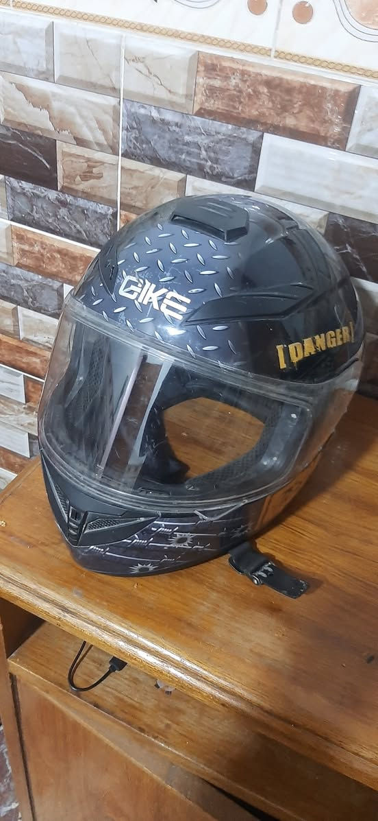 السلام عليكم شباب خوذه اصلي السعر ٧٠ الف مكاني سامراء للاستفسار اتصل ***********
