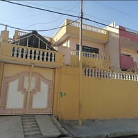 الدار للبيع مساحة 220 متر في حي المغرب طابقين كاشي وسيراميك وسقوف ثانو...