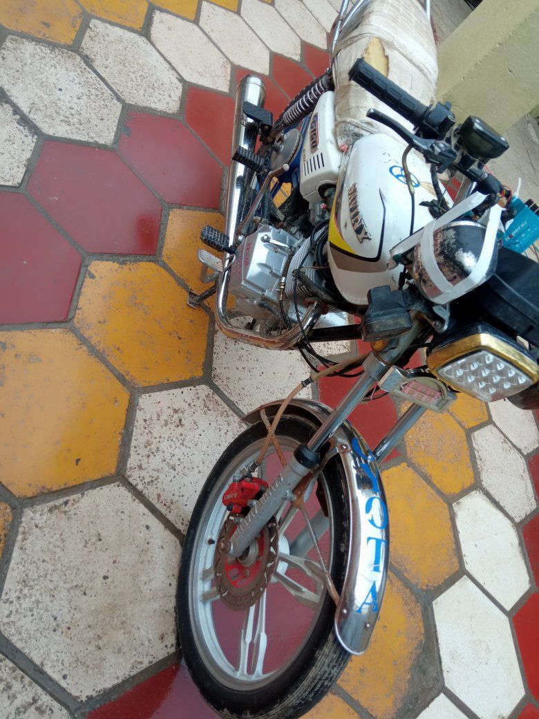 السلام عليكم دراجة سيفان موديل 23 وراق كاملة أصولي سعر 450 مكاني الحمزة الغربي ***********
